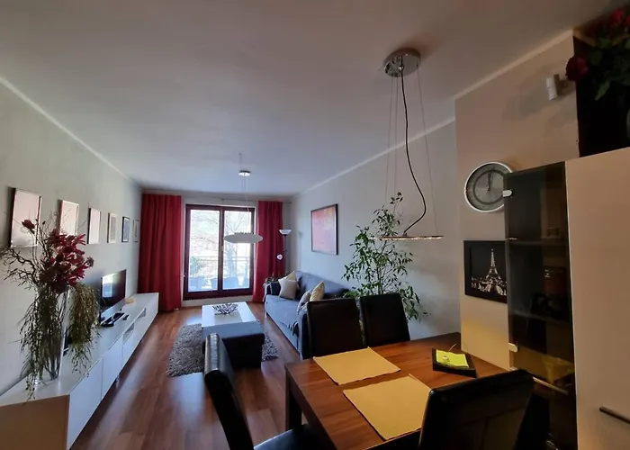 Business - Free Parking * Martin